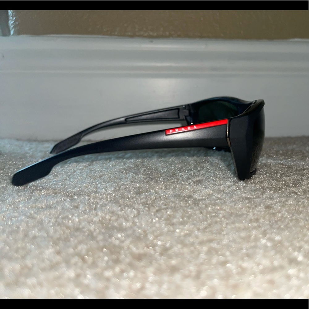 Men’s Prada shades with case